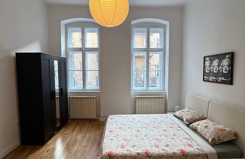 Miete einer hellen 3-Zimmer-Wohnung im Retro-Stil, 80 m², Altstadt, Belgrad, Serbien